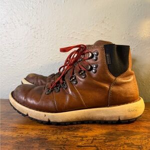 Danner Womens Vertigo 917 boots Sz 8
